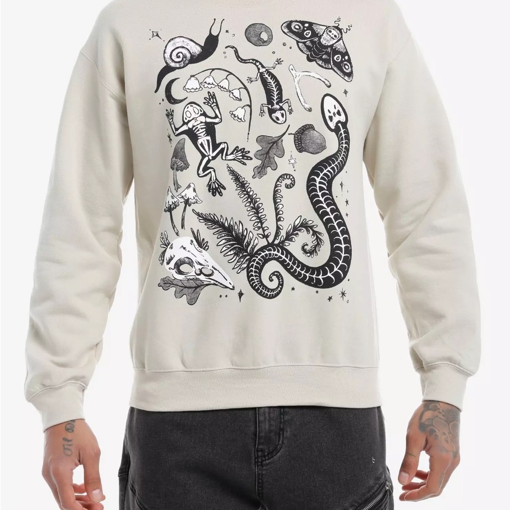 Trinket Graphic Sweater
